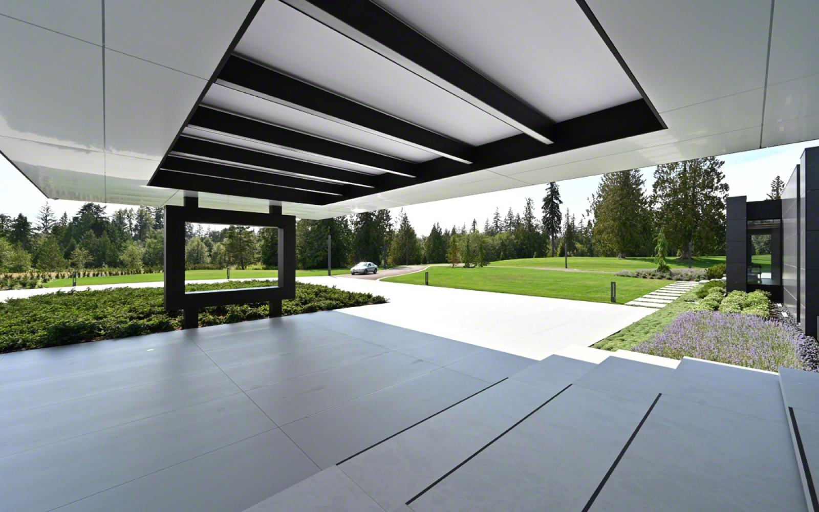 Private Porte Cochere